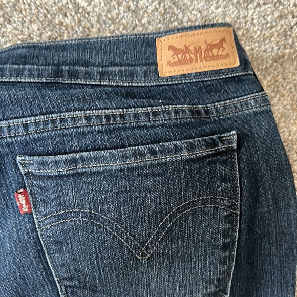 Levi’s 505 Straight Leg Dark Wash Jeans - Picture 6 of 8